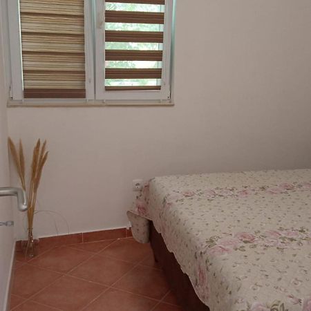Apartmani Nikola Biograd Na Moru Exteriör bild