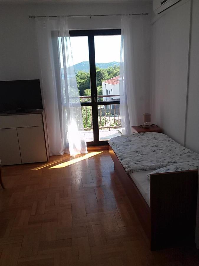 Apartmani Nikola Biograd Na Moru Exteriör bild