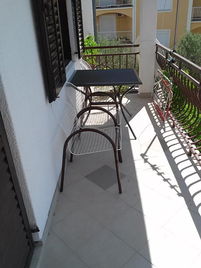 Apartmani Nikola Biograd Na Moru Exteriör bild