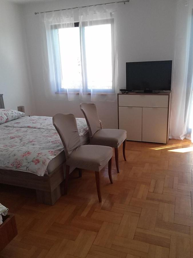 Apartmani Nikola Biograd Na Moru Exteriör bild