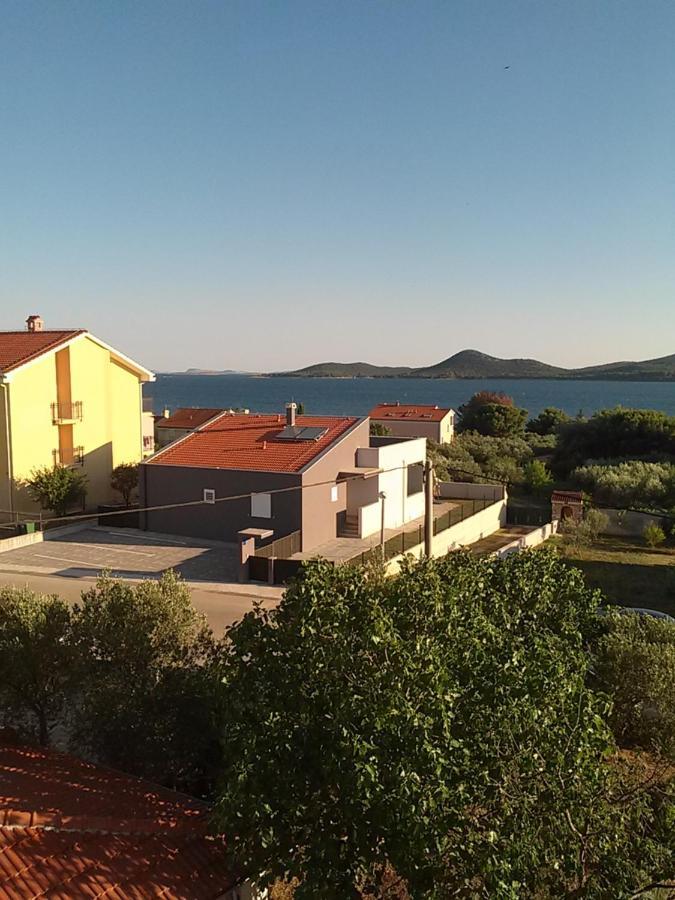 Apartmani Nikola Biograd Na Moru Exteriör bild