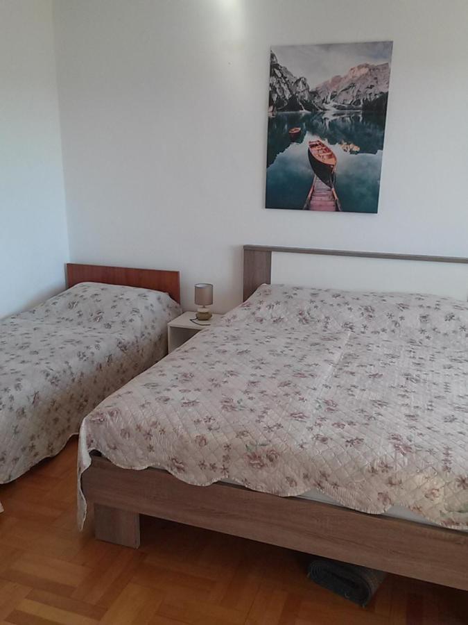 Apartmani Nikola Biograd Na Moru Exteriör bild