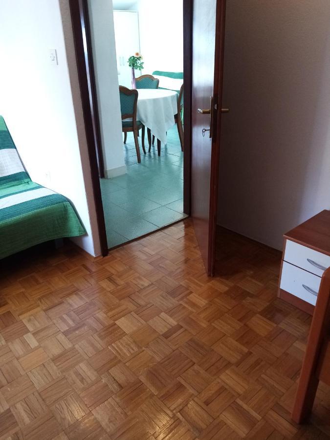 Apartmani Nikola Biograd Na Moru Exteriör bild