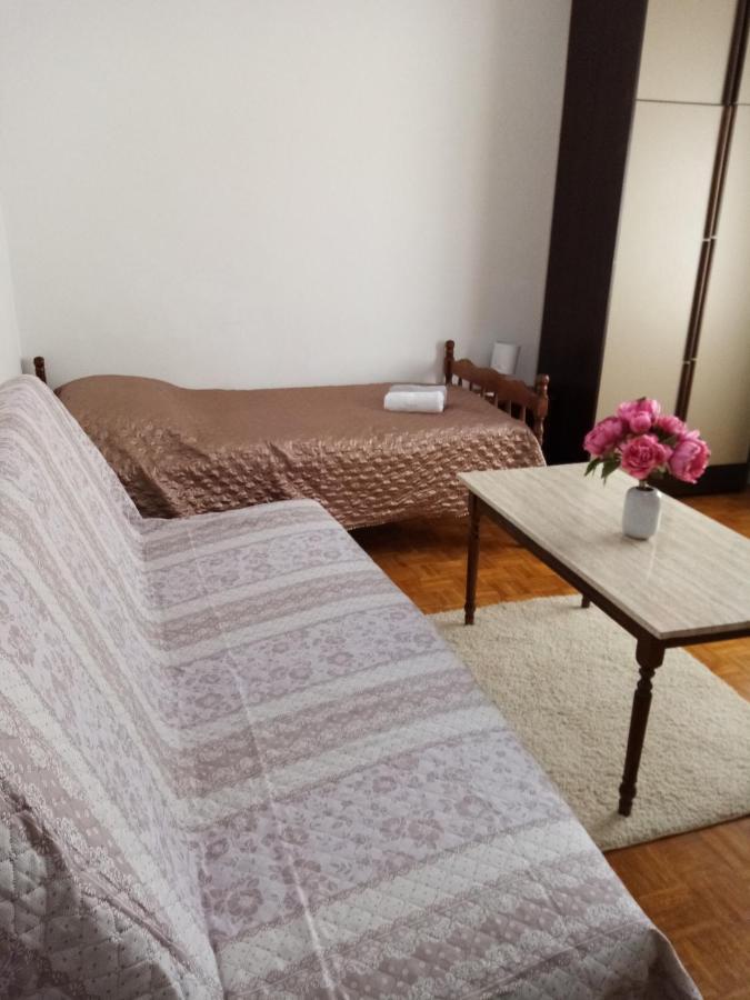 Apartmani Nikola Biograd Na Moru Exteriör bild