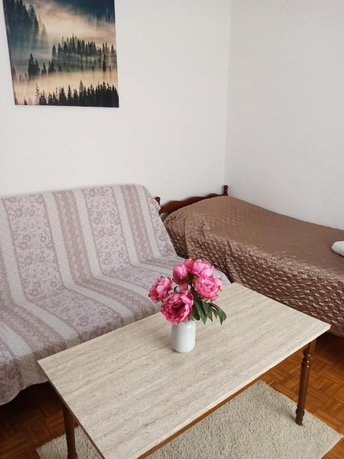 Apartmani Nikola Biograd Na Moru Exteriör bild