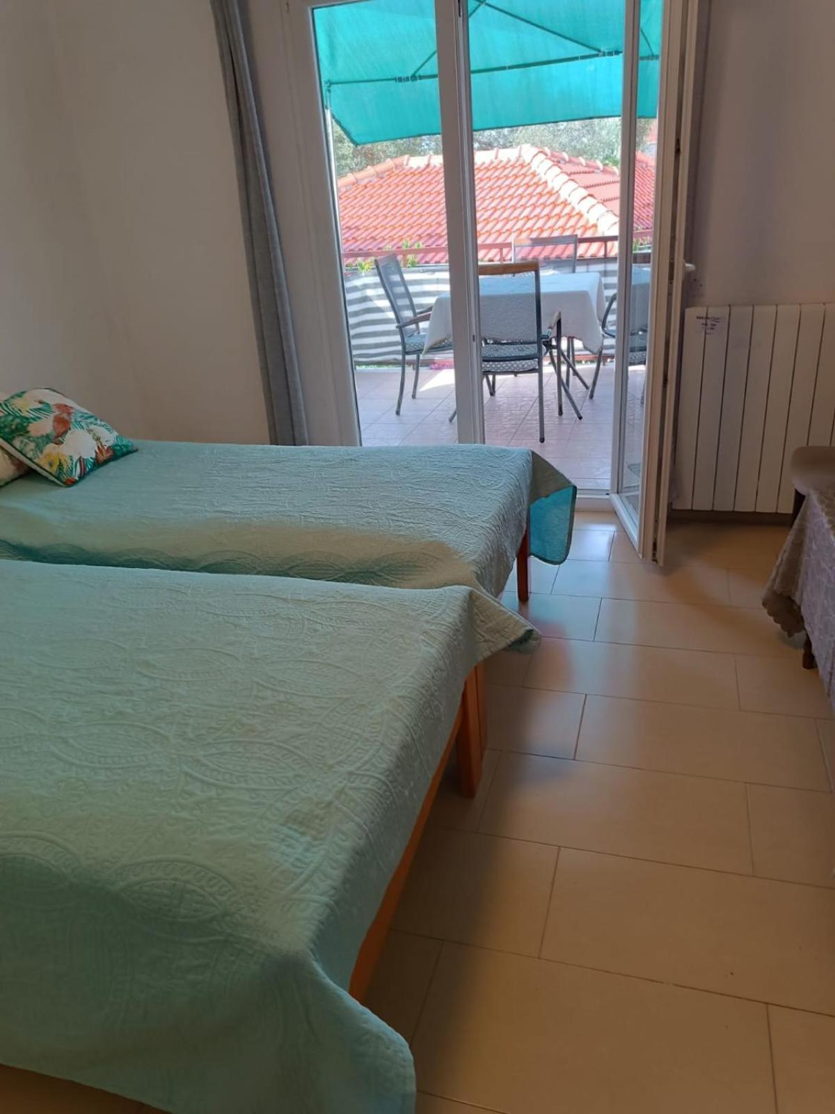 Apartmani Nikola Biograd Na Moru Exteriör bild