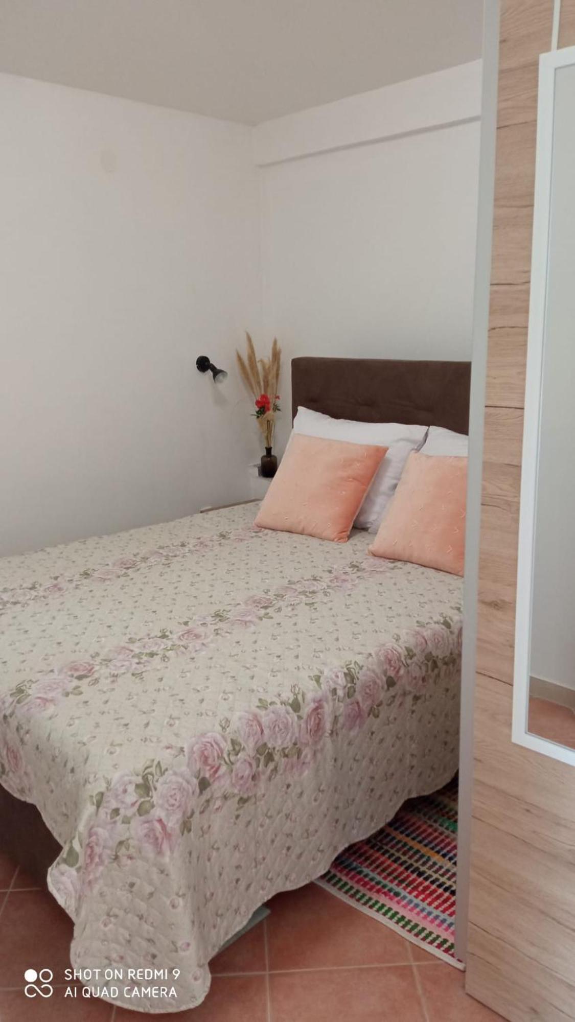 Apartmani Nikola Biograd Na Moru Exteriör bild