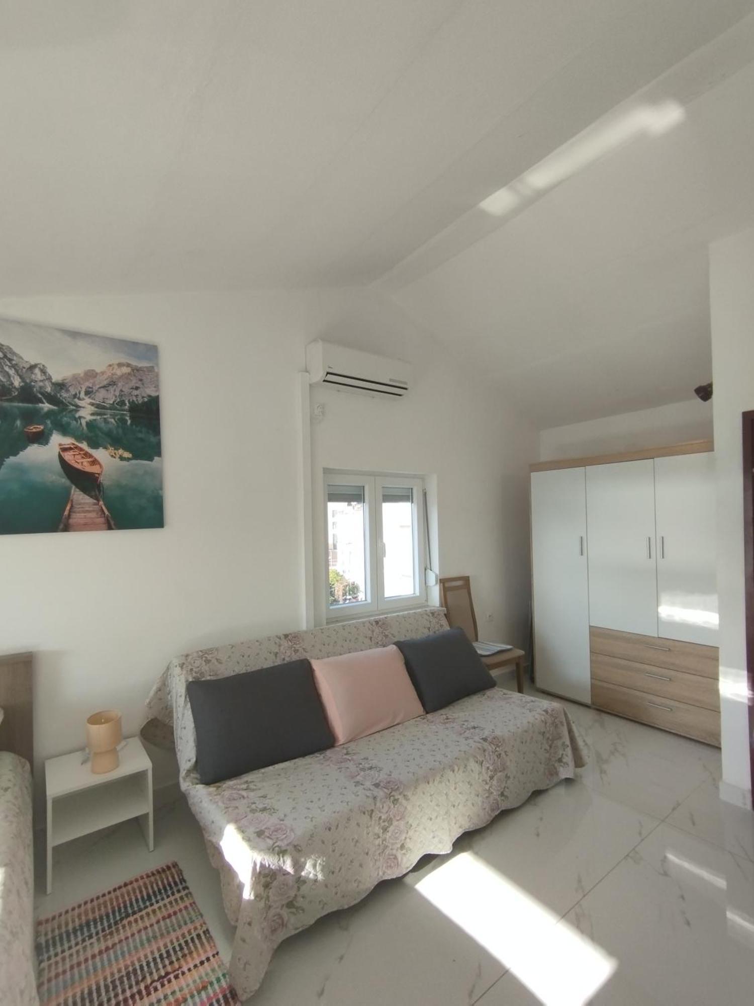 Apartmani Nikola Biograd Na Moru Exteriör bild